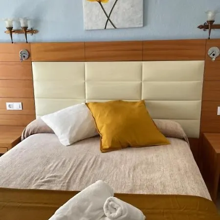 Hostal D'En Perris Guest house *